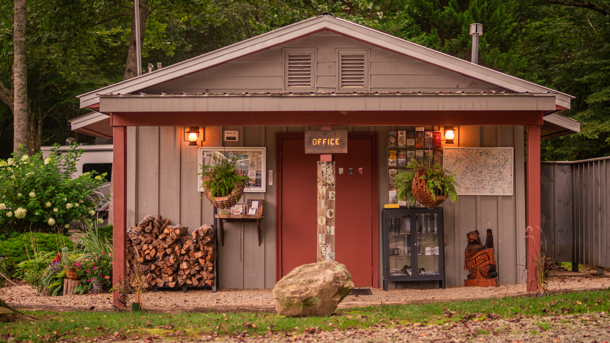 Picnic area at Franklin RV Park